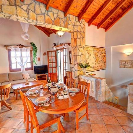 Rolling Stolis Home Katavolos Exterior photo