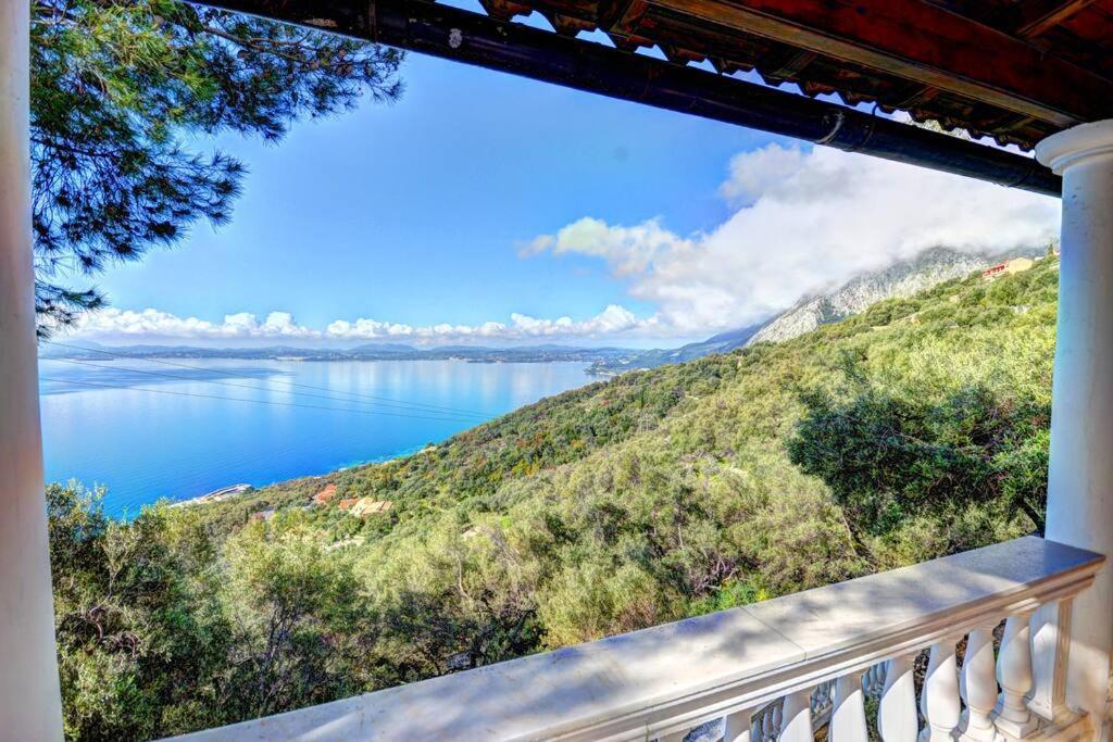 Rolling Stolis Home Katavolos Exterior photo