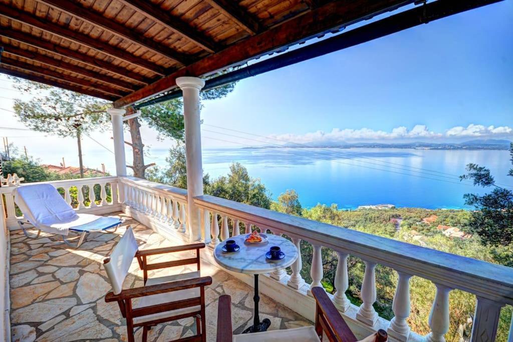 Rolling Stolis Home Katavolos Exterior photo